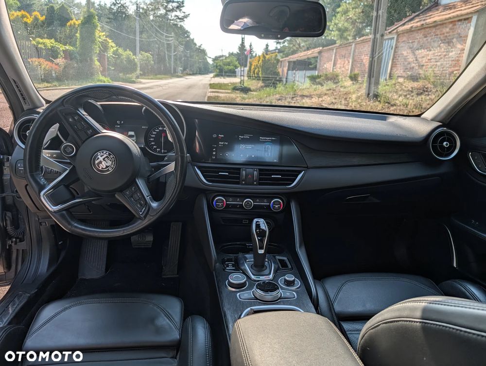 Alfa Romeo Giulia 2.0 Turbo - 8