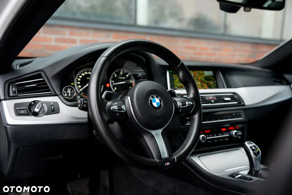 BMW Seria 5 M550d xDrive Sport-Aut - 23