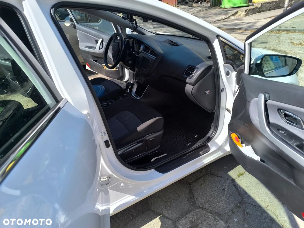 Kia Ceed 1.6 GDI L Business Line - 24