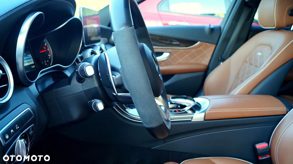 Mercedes-Benz Klasa C AMG 43 4Matic T 9G-TRONIC - 18