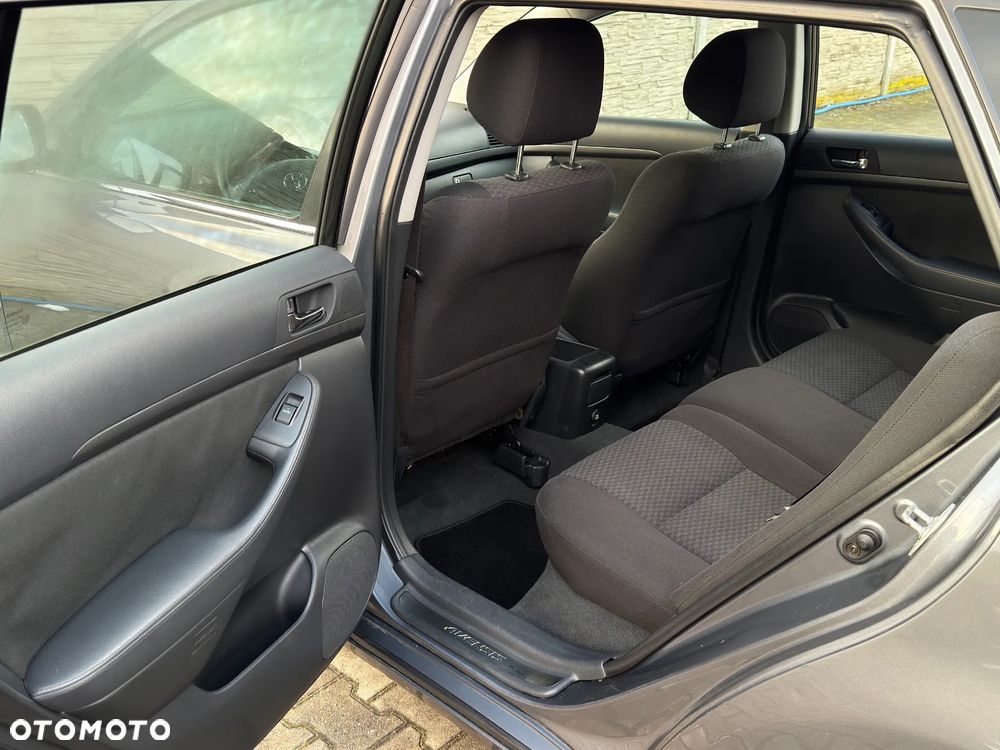 Toyota Avensis 2.0 VVT-i Sol - 17