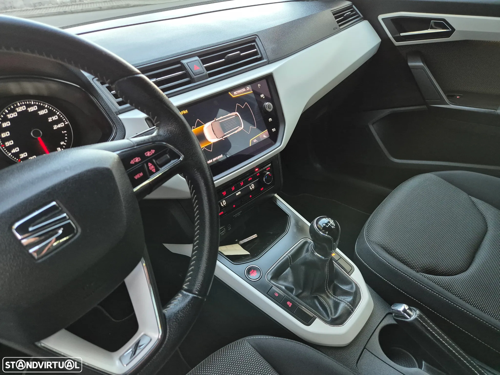 SEAT Arona 1.0 TSI Xcellence - 23