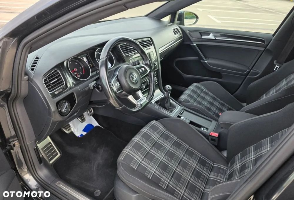 Volkswagen Golf 2.0 TDI BMT GTD - 7