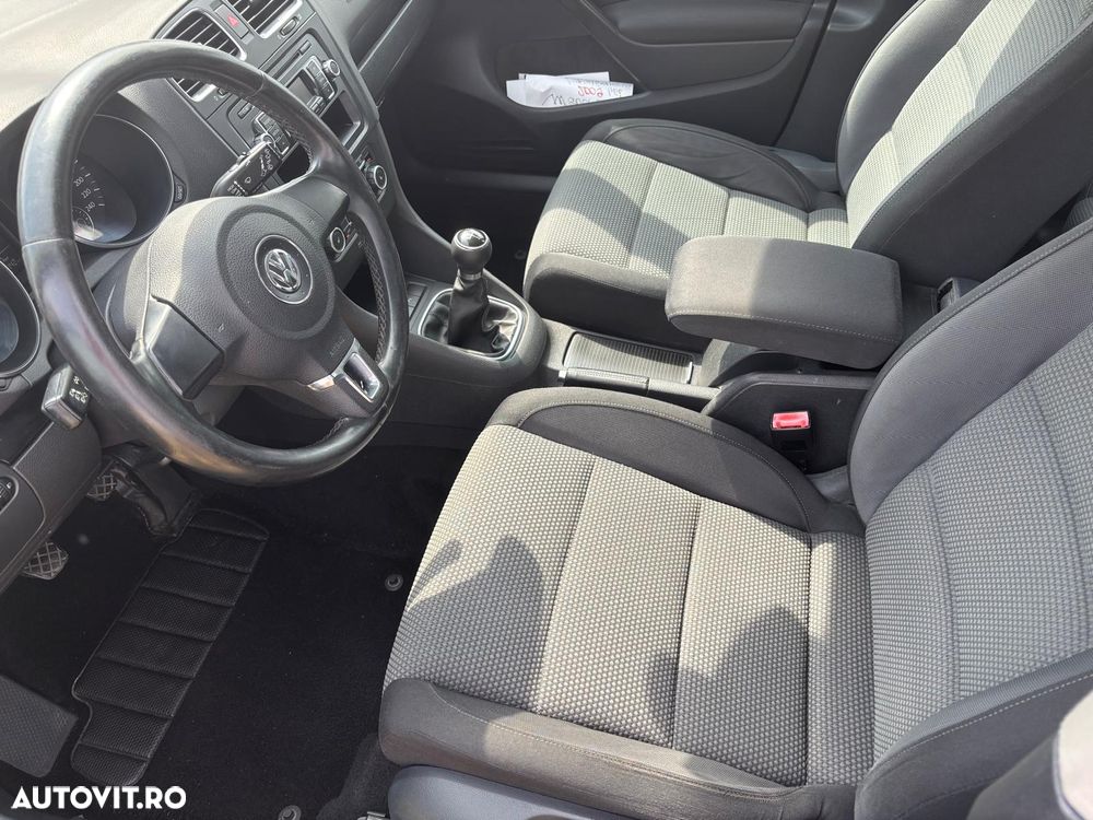 Volkswagen Golf - 12