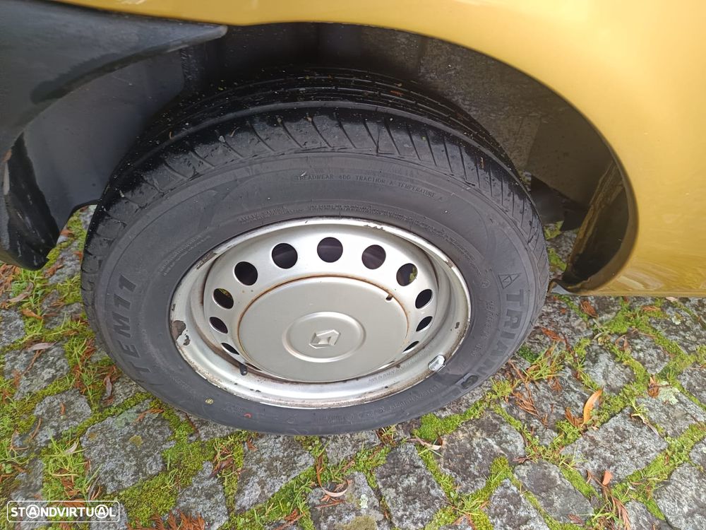 Renault Clio 1.9 D Van - 12