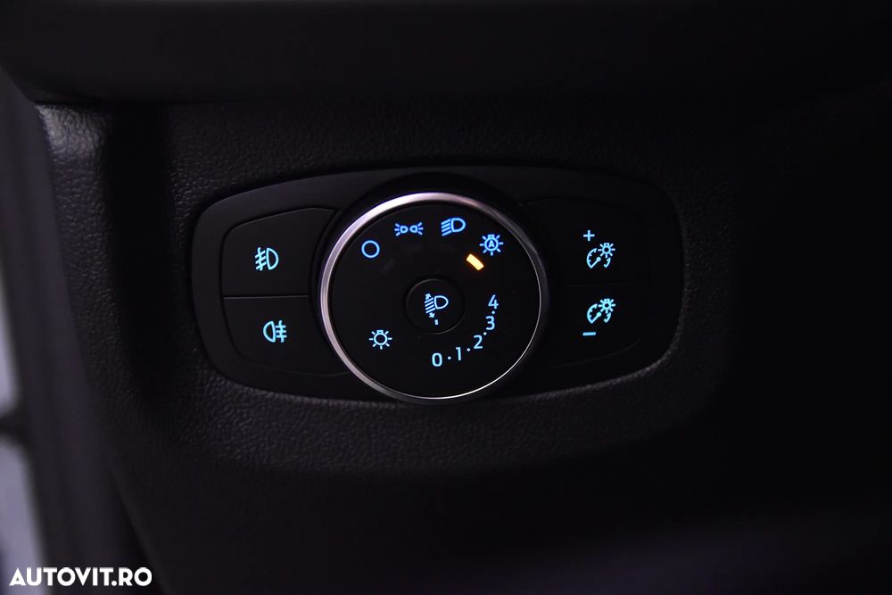 Ford Transit Courier Van - 12