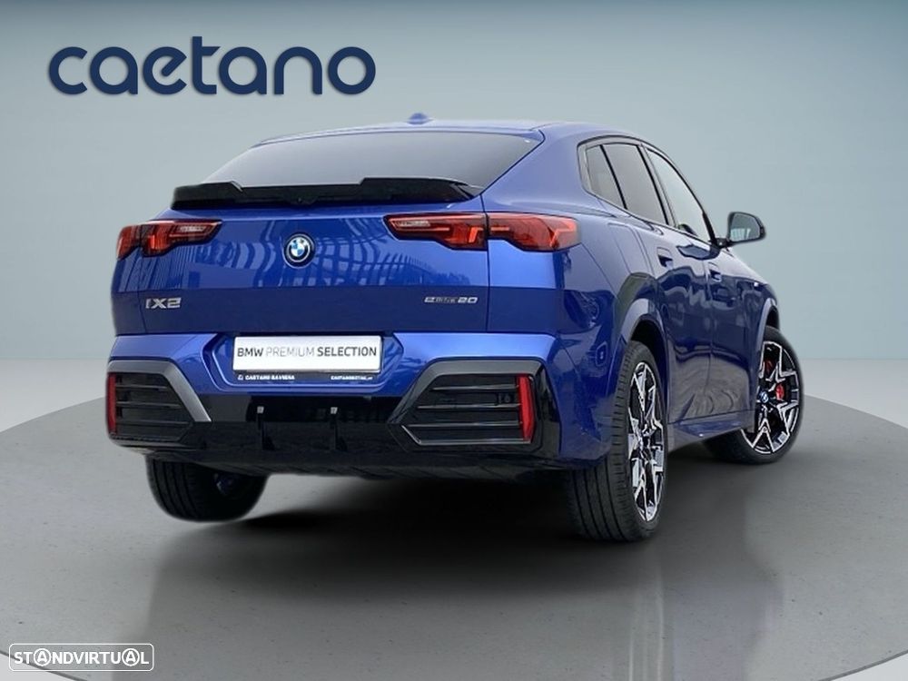 BMW iX2 eDrive20 Pack Desportivo M Pro - 2