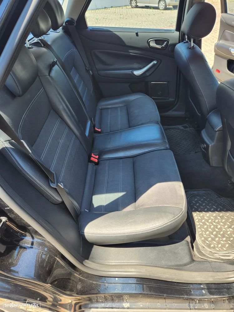 Ford Mondeo SW 1.8 TDCi Titanium - 12