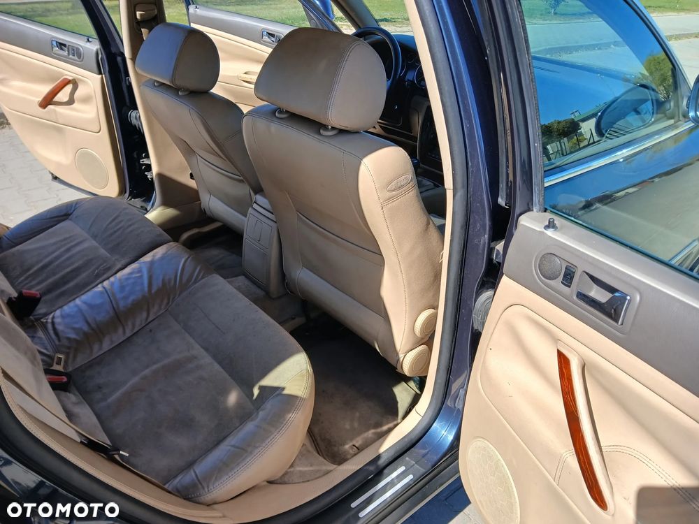 Volkswagen Passat 2.5 TDI V6 Comfortline - 9
