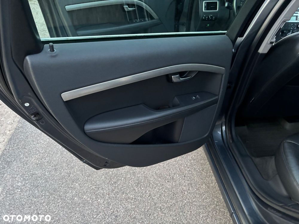 Volvo V70 2.5T Summum - 14