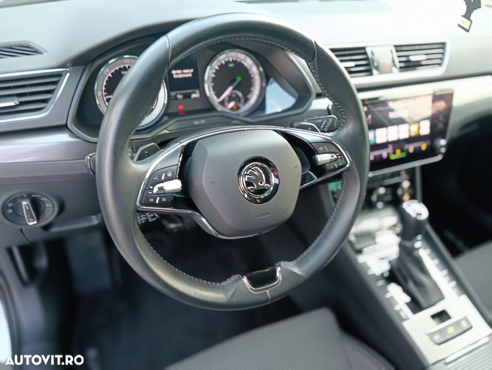 Skoda Superb 2.0 TDI DSG Sportline - 31