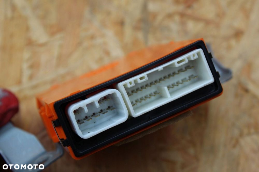 Moduł drzwi lewych tył LEXUS GS II 89224-30050 - 3