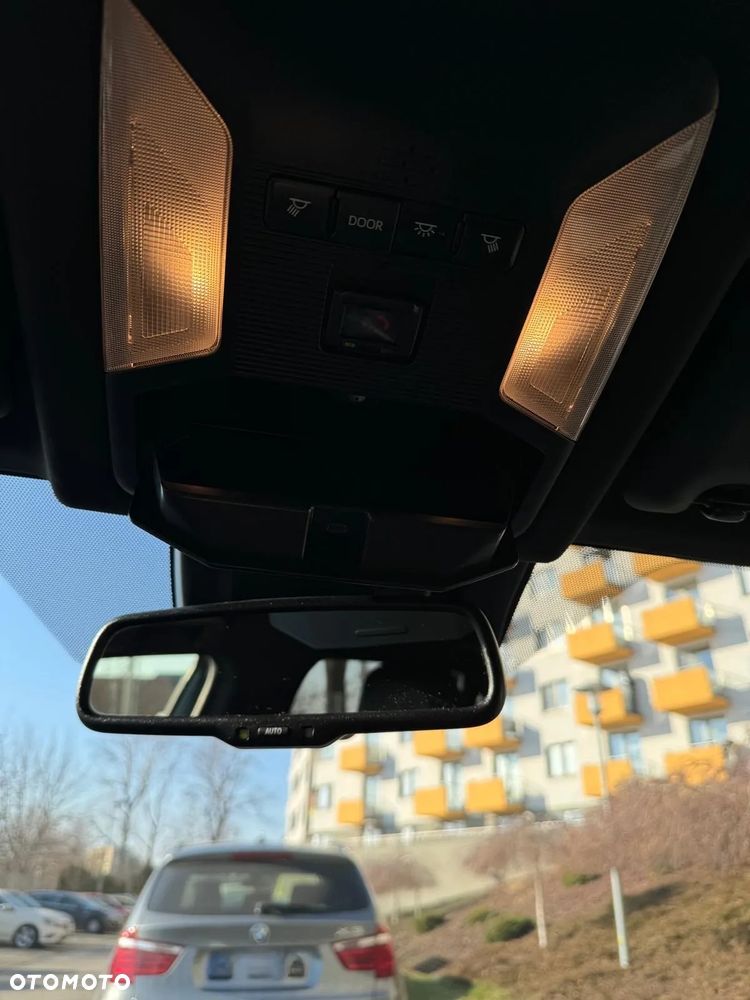 Toyota RAV4 ver-2-5-hybrid-selection-4x4 - 25