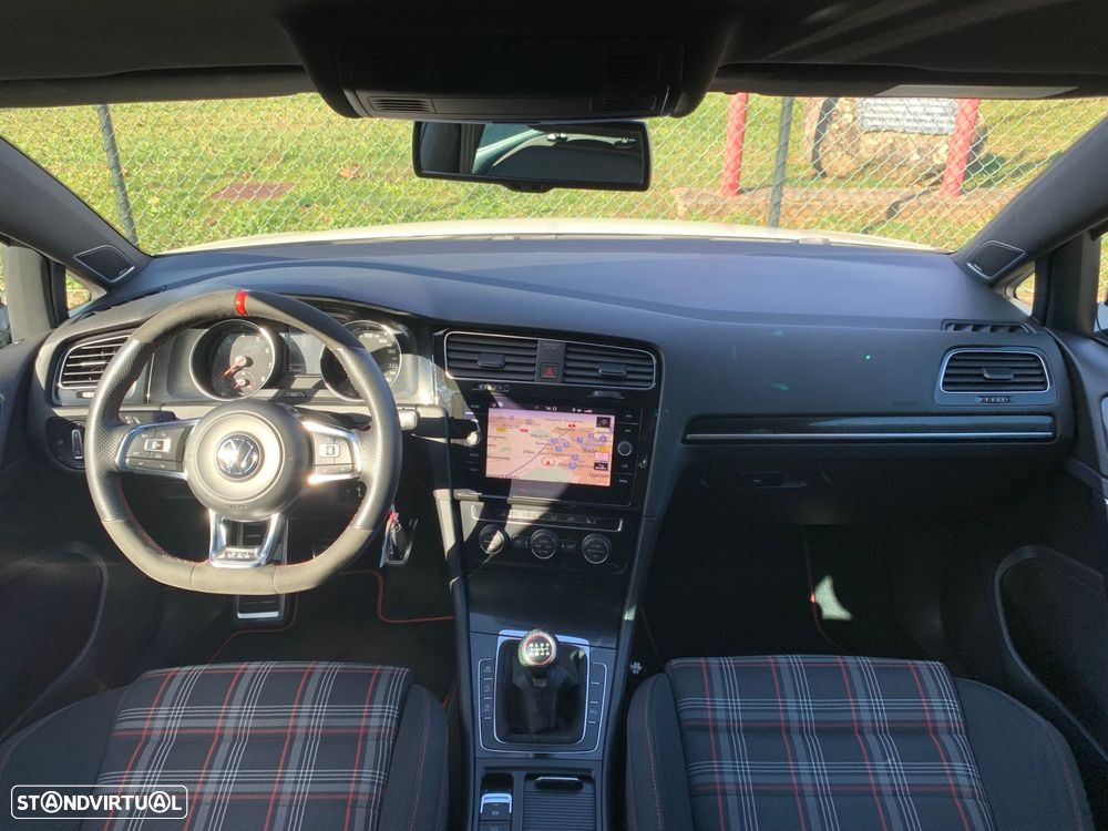 VW Golf 2.0 TSi GTi - 15