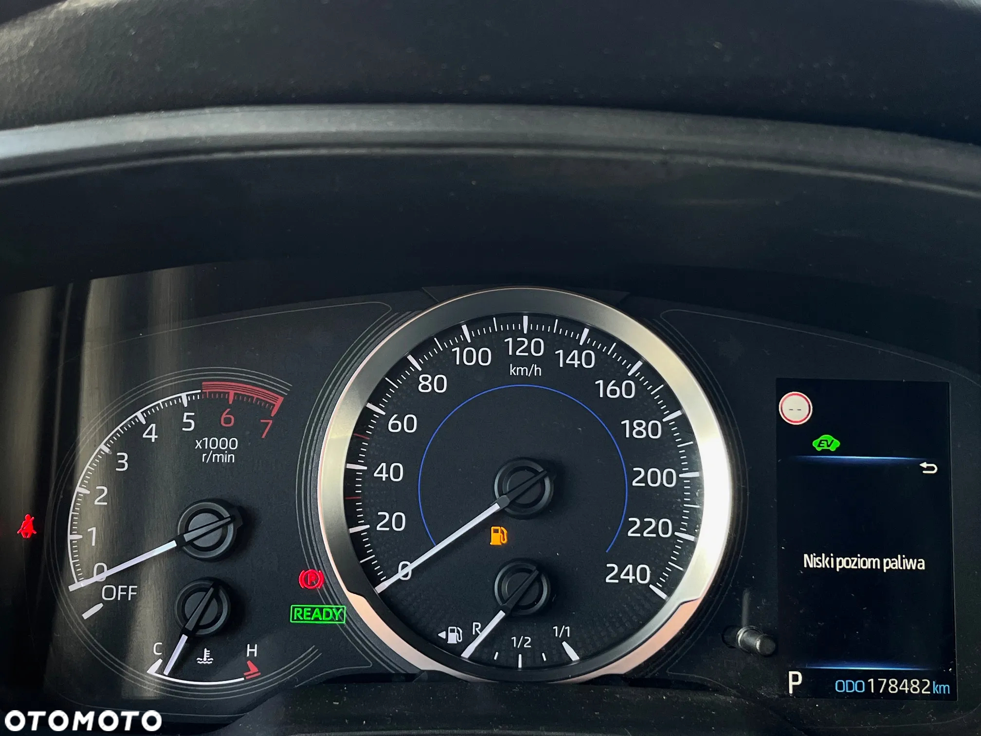Toyota Corolla 1.8 Hybrid Comfort - 19