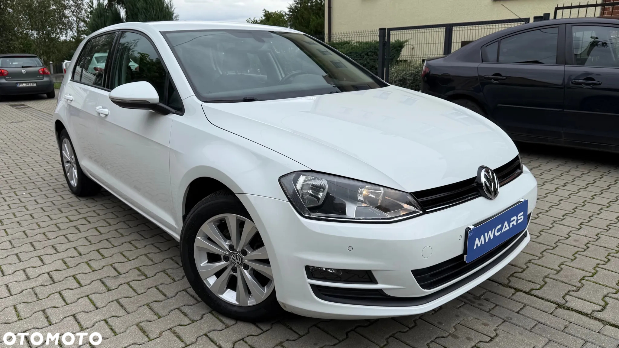 Volkswagen Golf 1.6 TDI BlueMotion Comfortline - 2