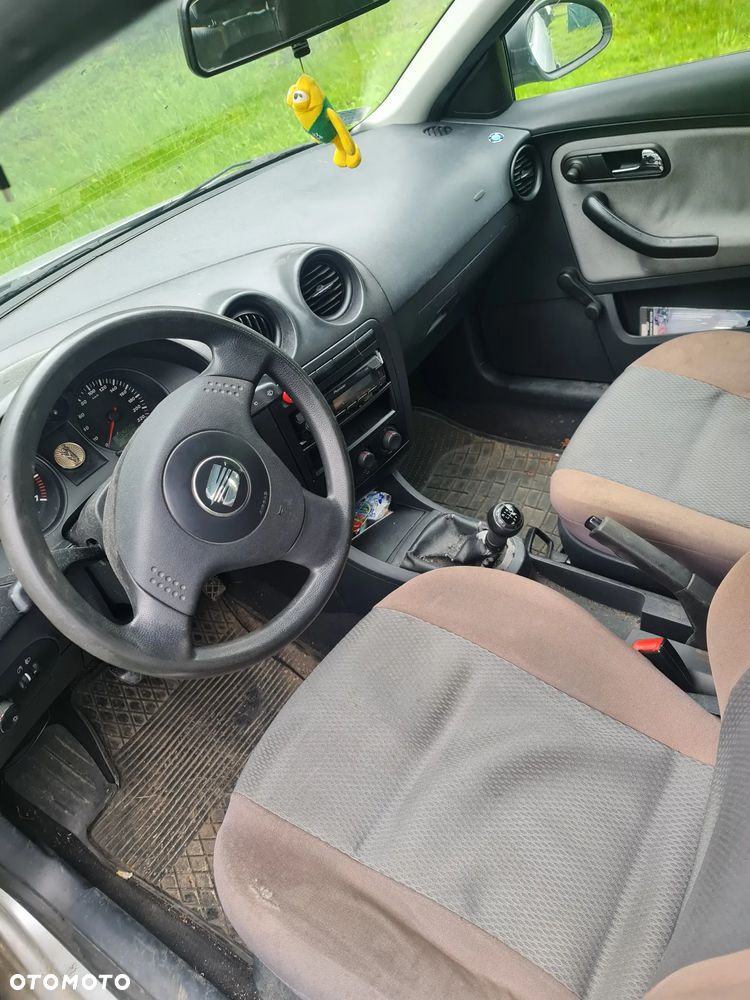 Seat Ibiza 1.4 16V Signo - 5