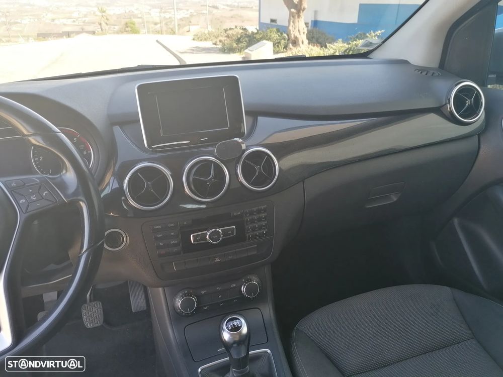 Mercedes-Benz B 180 CDI (BlueEFFICIENCY) - 11