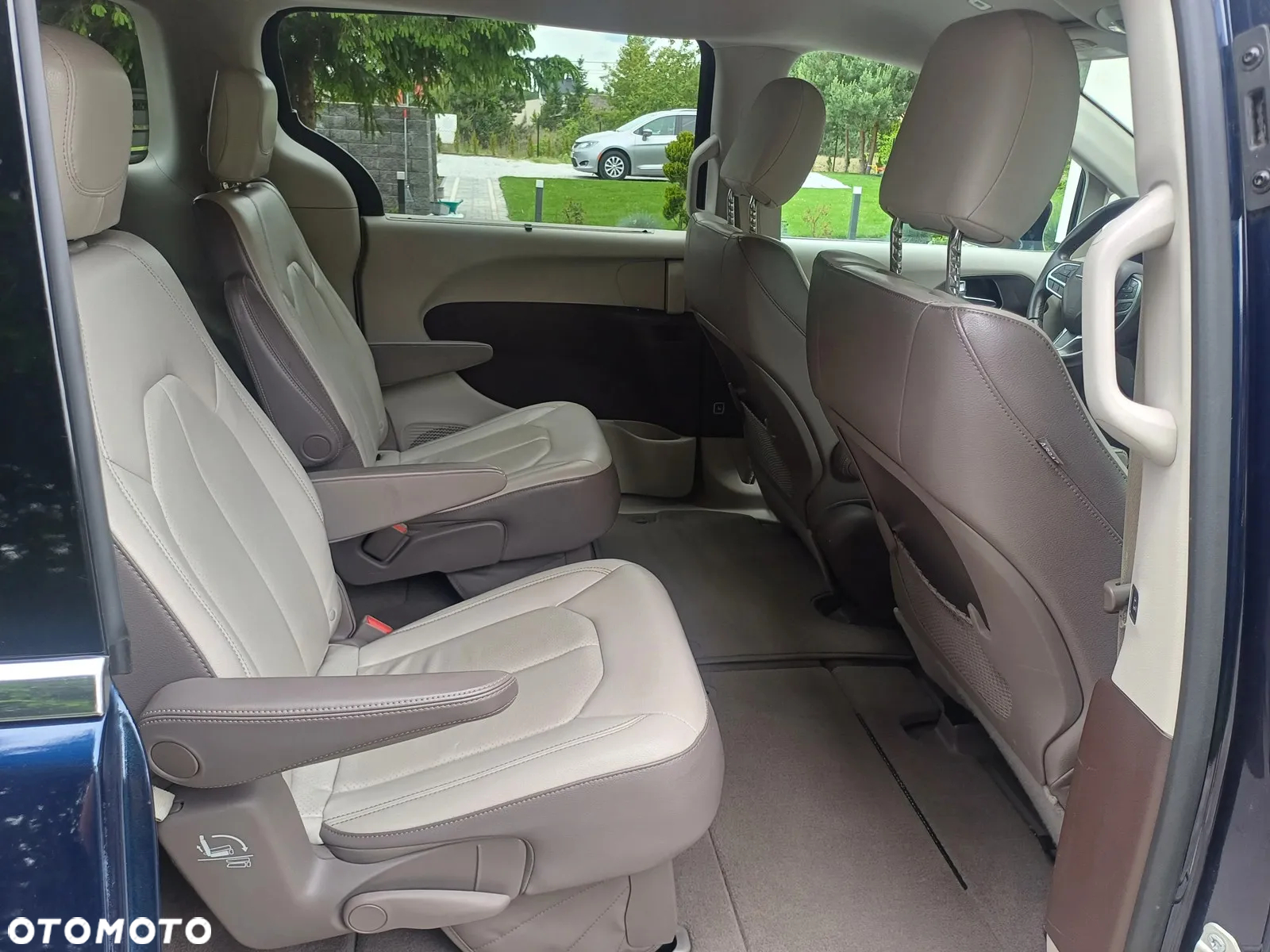Chrysler Pacifica - 17