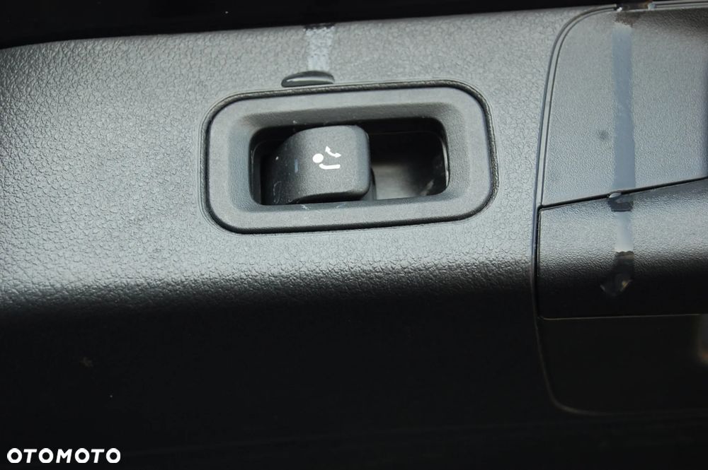 Mercedes-Benz Klasa B 200 d AMG Line 8G-DCT - 27