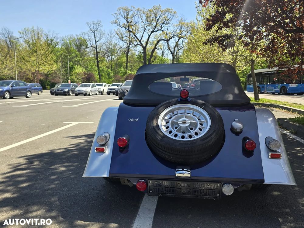 Morgan Plus 4 - 4