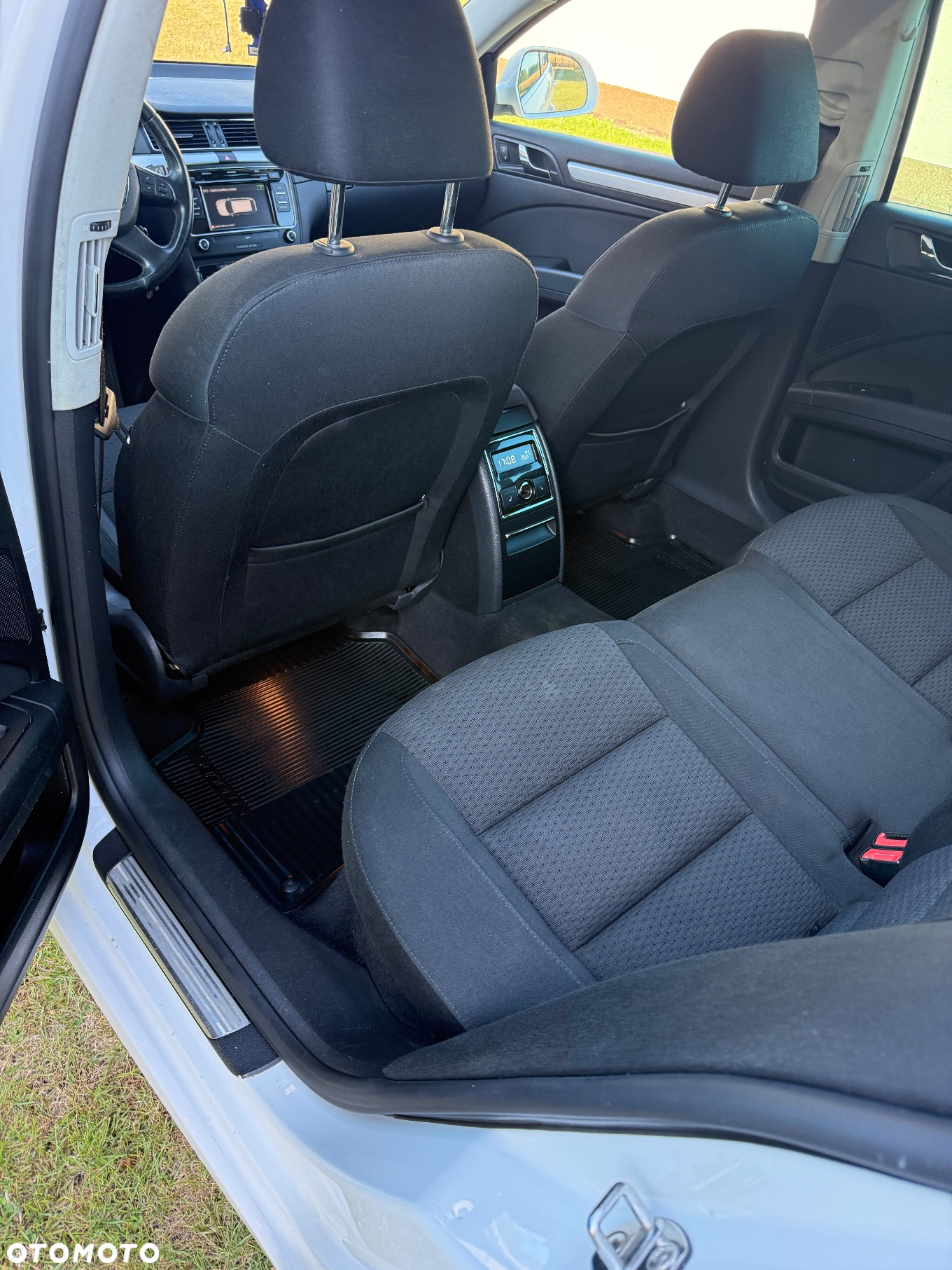 Skoda Superb 1.8 TSI Active DSG - 5