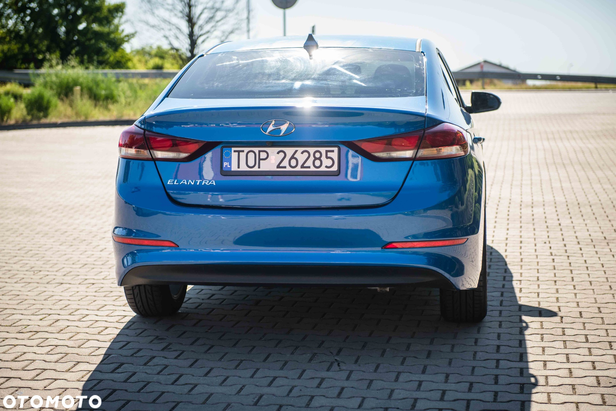 Hyundai Elantra - 8