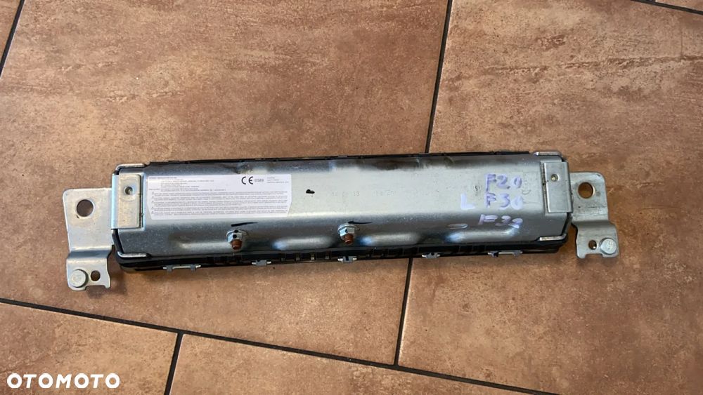 PODUSZKA KOLANOWA KIEROWCY LEWA BMW F30 F32 KU922865213 - 2