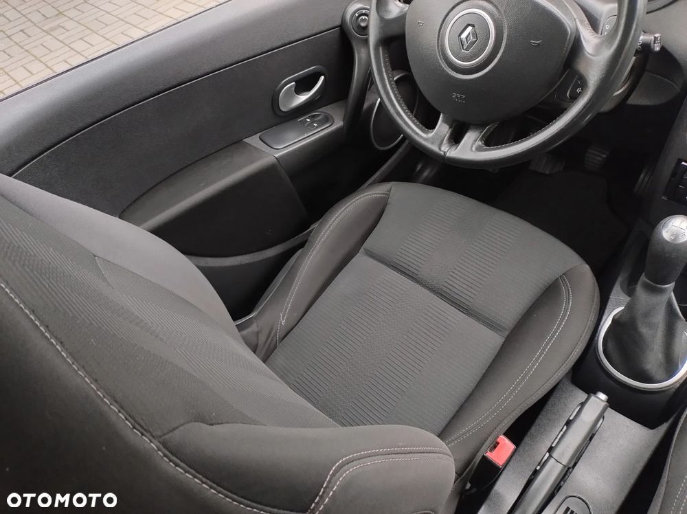 Renault Clio 1.2 16V 75 Dynamique - 24