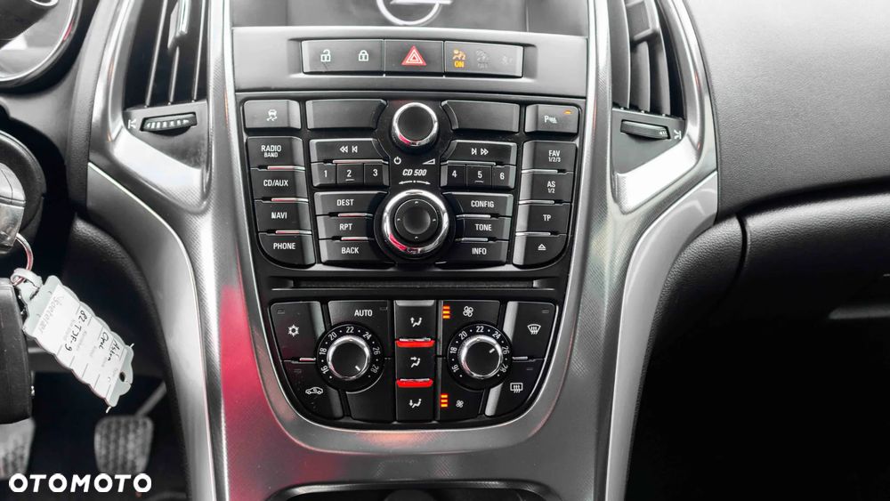 Opel Astra IV 1.4 T Cosmo S&S EU6 - 17