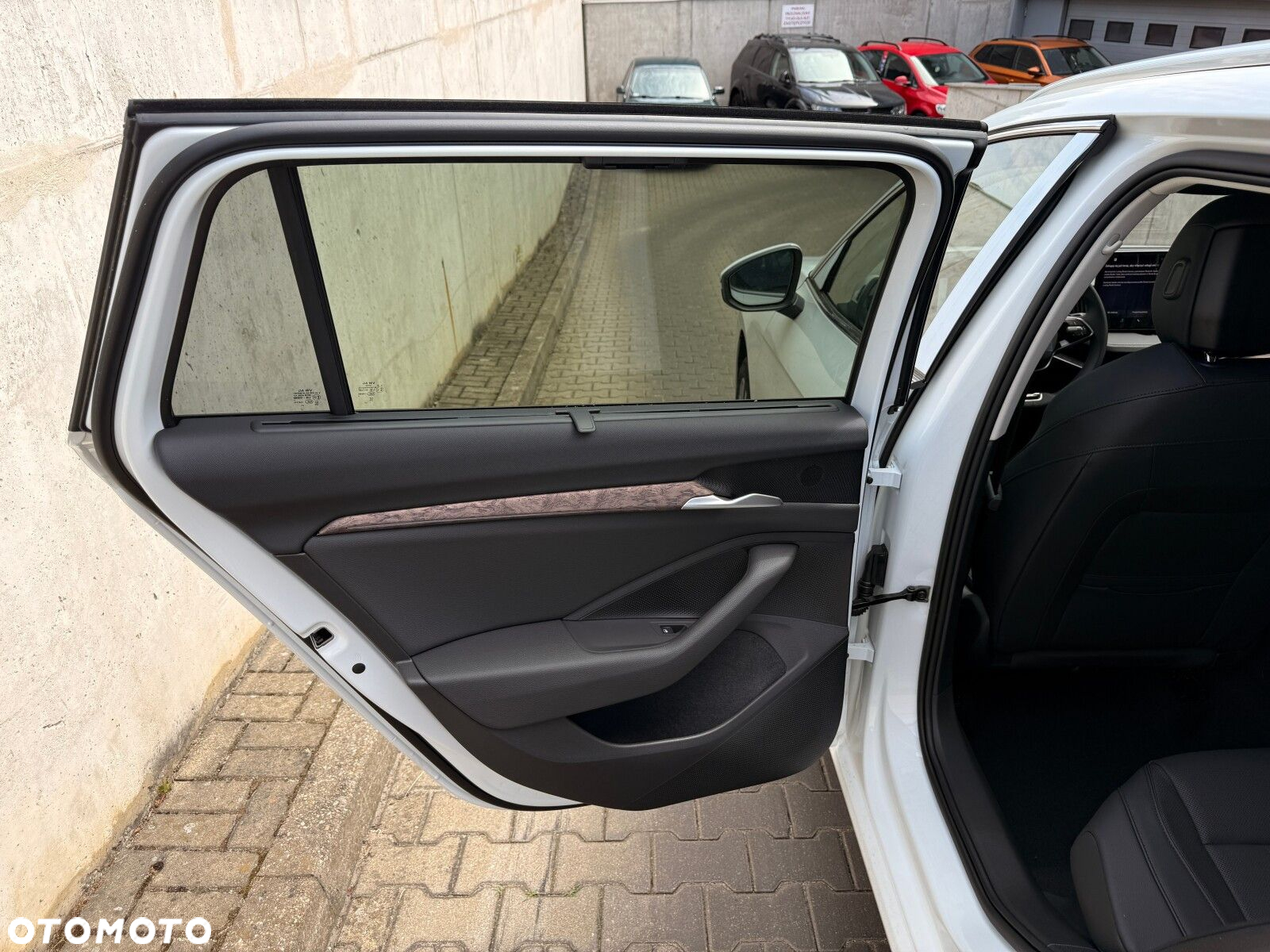 Skoda Superb 2.0 TDI SCR 4x4 L&K DSG - 14