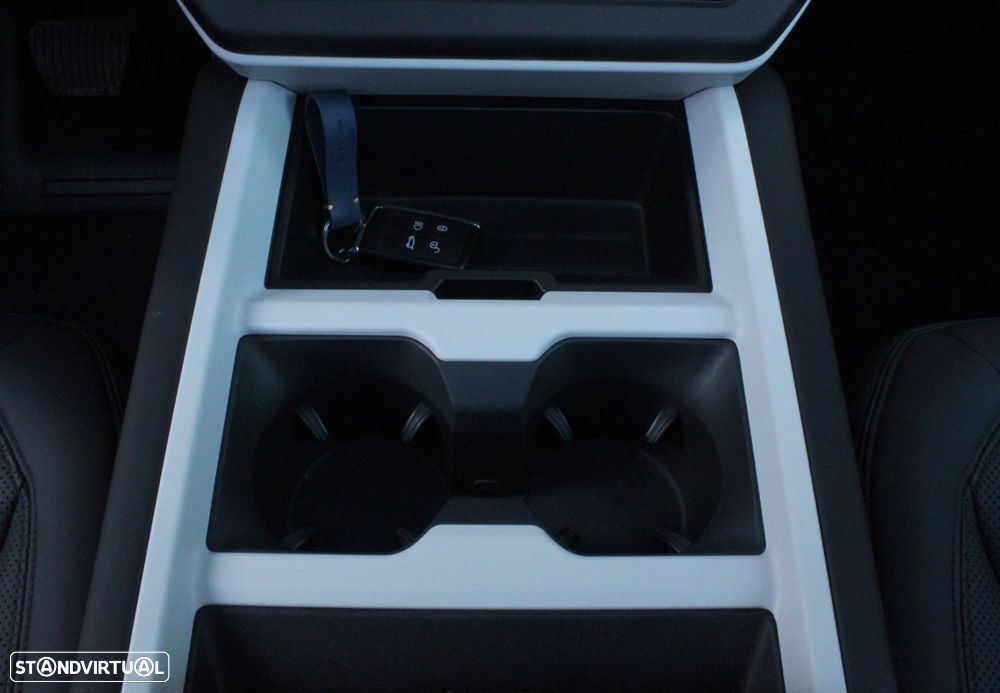 Land Rover Defender 2.0 P300e 110 AWD S - 14