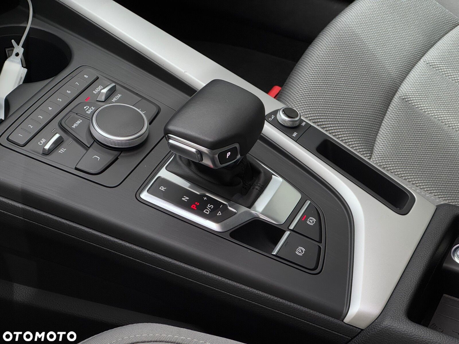 Audi A4 35 TFSI S tronic - 9