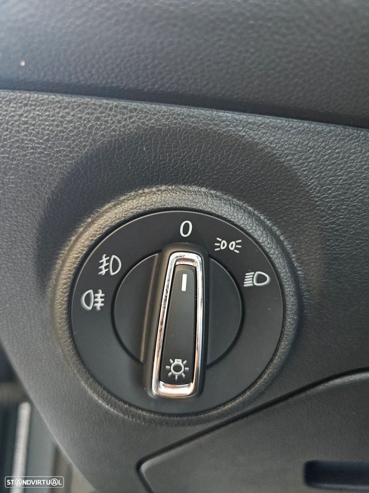 SEAT Leon 1.6 TDI DPF - 17