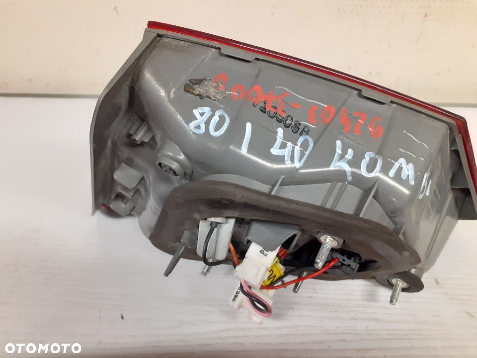 LAMPA TYLNA HYUNDAI I40 KOMBI PRAWA W KLAPĘ - 5