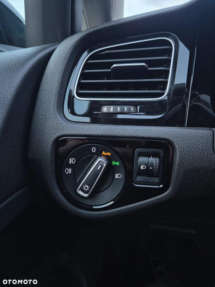 Volkswagen Golf 1.6 TDI BlueMotion Technology Cup - 31