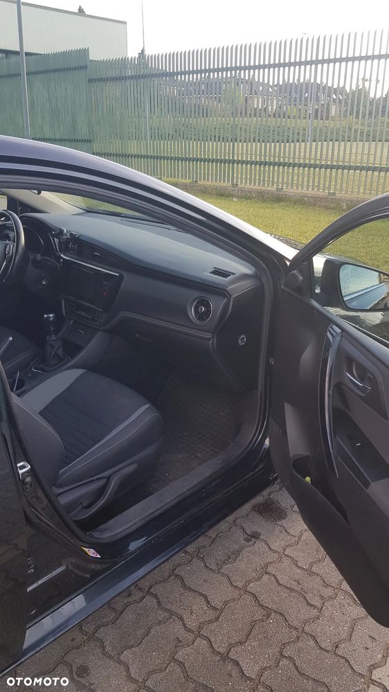 Toyota Auris 1.6 Premium - 12