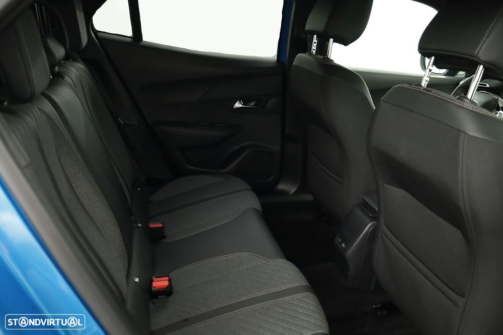 Peugeot 2008 1.2 PureTech Allure - 23