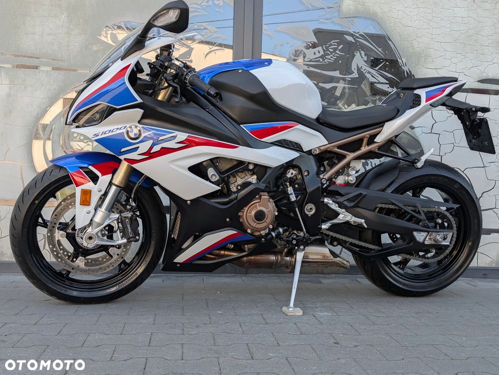 BMW S - 4