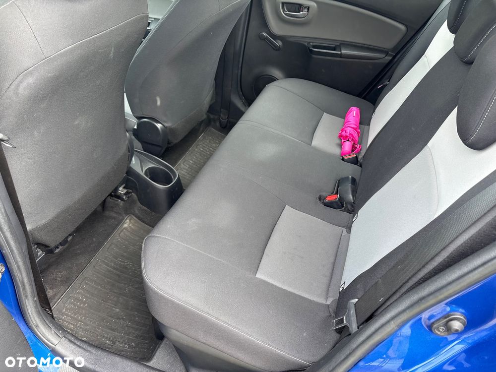 Toyota Yaris Hybrid 100 Selection - 8
