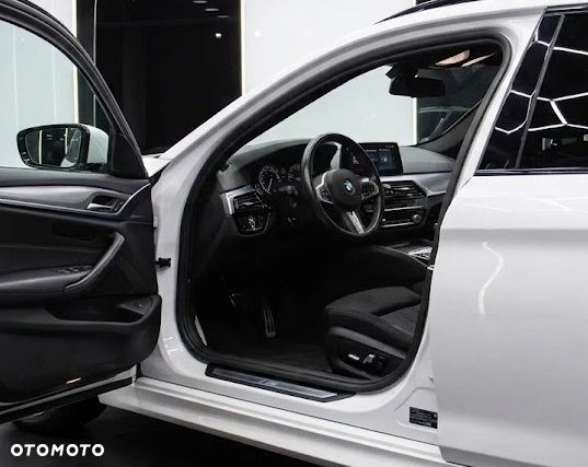 BMW Seria 5 520d xDrive mHEV M Sport sport - 8