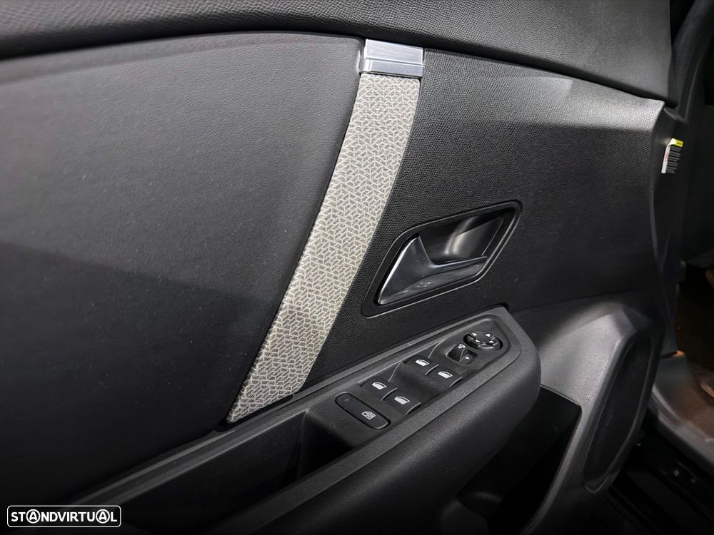 Citroën C4 PureTech 130 Stop&Start EAT8 SHINE - 16