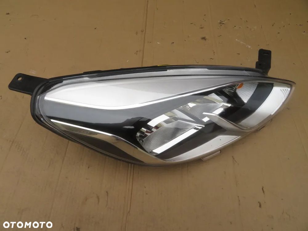 REFLEKTOR PRAWY FORD FIESTA MK8 LIFT LED 21R- KRAKÓW - 3