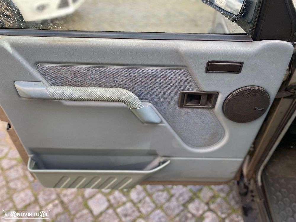 Land Rover Discovery 2.0 Style - 14