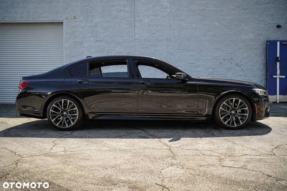 BMW Seria 7 740i - 4