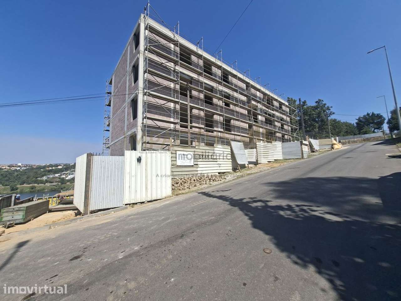 Apartamento T1 Duplex junto ao Rio Douro - Grande imagem: 4/18