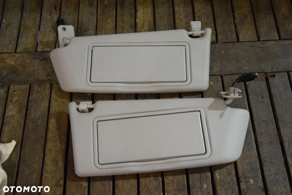 Opel Astra H Osłona przeciwsłoneczna prawa / lewa Daszek LIFT - 1