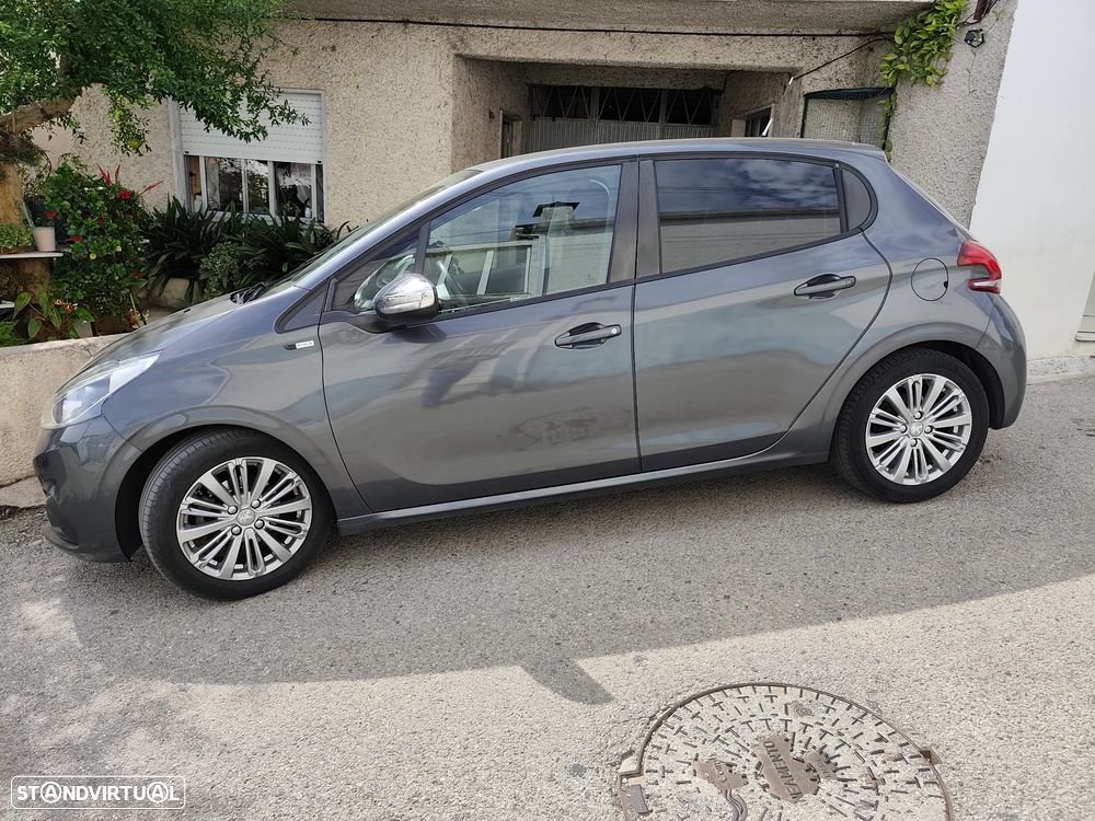 Peugeot 208 1.2 VTi Allure - 12