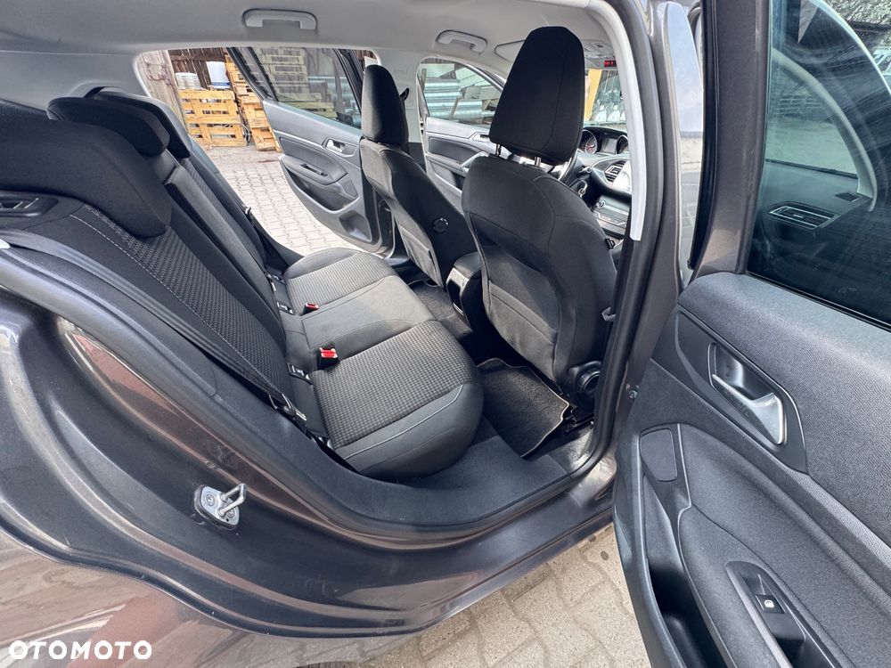 Peugeot 308 - 8