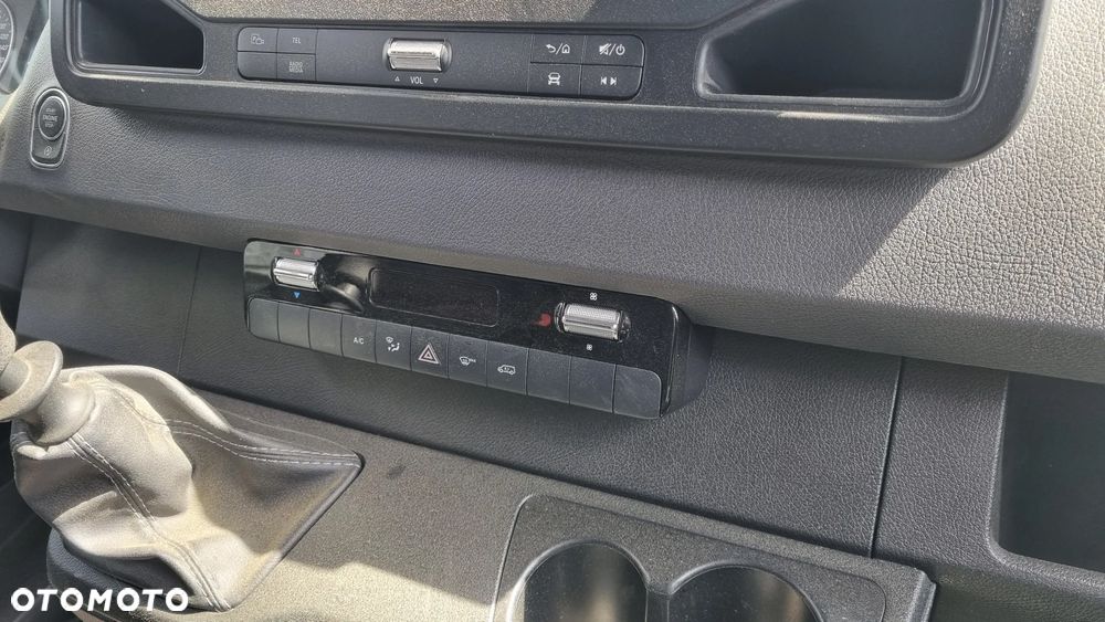 Mercedes-Benz Sprinter - 19